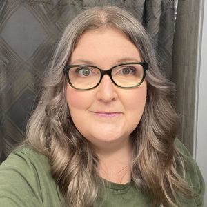 Meet your Posher, Leigh